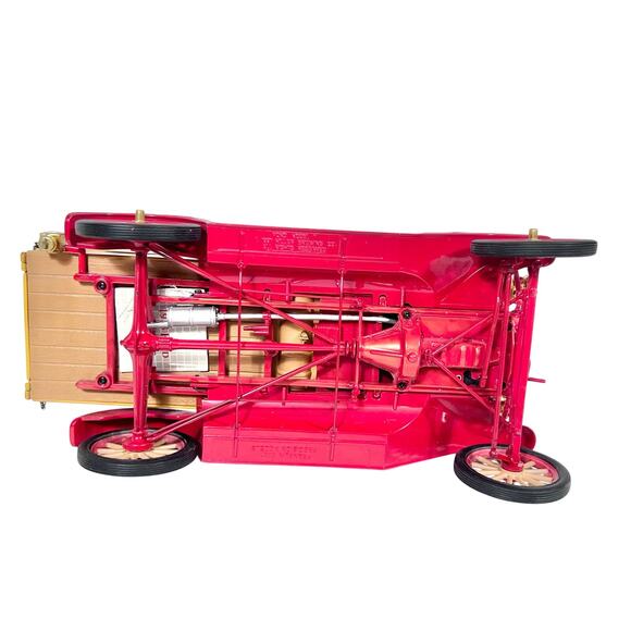Franklin Mint 1913 Ford Model T Miller Beer Truck Barrels 1:16 Scale Red 1997 - Picture 7 of 16